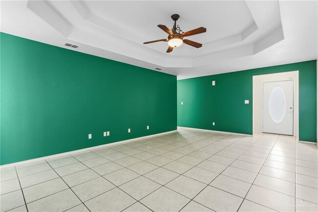 Photo - 14 Blanco River St