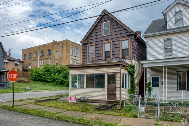 Building Photo - 625 Walnut St Rental