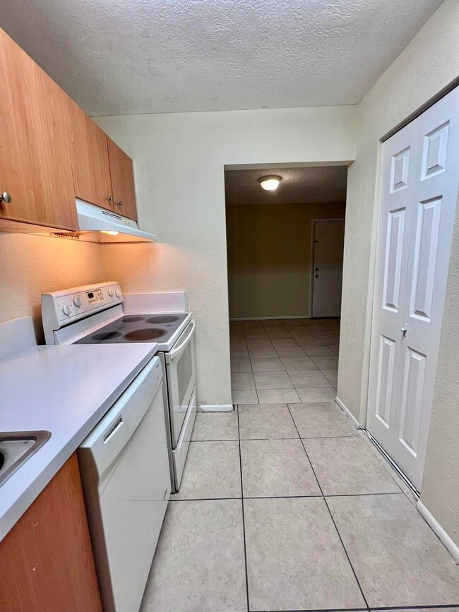 Photo - 415 Executive Center Dr Unit 213