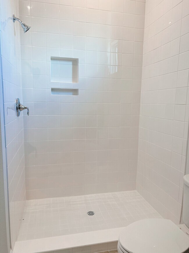 Photo - 6674 Bridgman Street