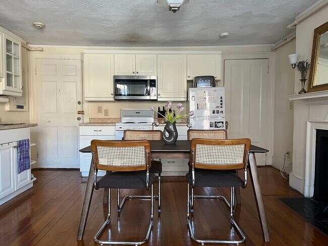 Photo - 15 Charles St Unit 2L