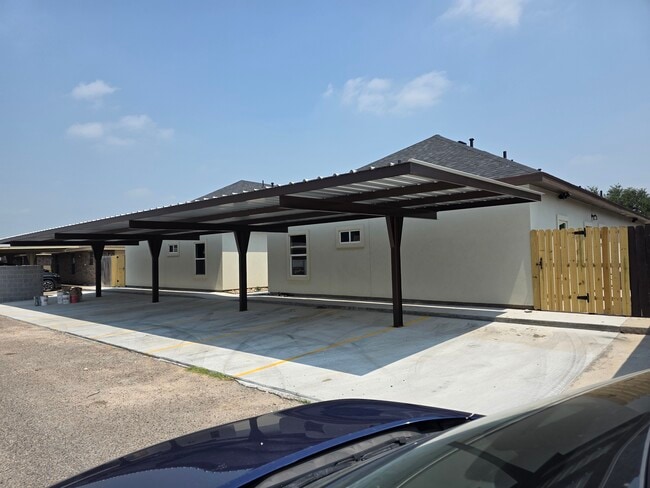 Building Photo - 414 Lotto Ln Unit 2