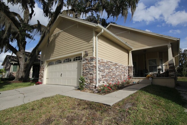 3/2 with 2 car garage in South Pointe - 3/2 with 2 car garage in South Pointe House