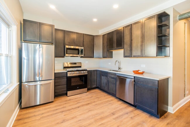 Photo - 1032 W Dakin St Unit 2A