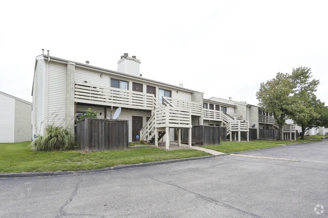 Building Photo - Parc at 21st and Rock