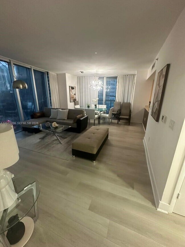 Photo - 485 Brickell Ave Unidad 1908