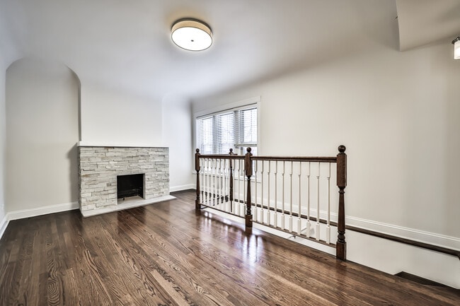 Photo - 734 W Waveland Ave Unit 1N