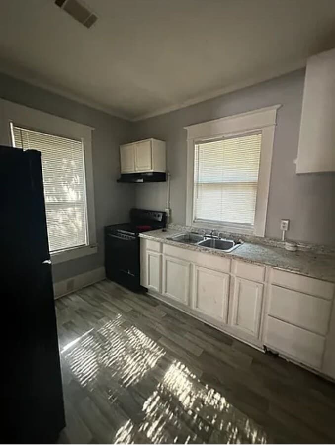 Photo - 1349 Holt Ave