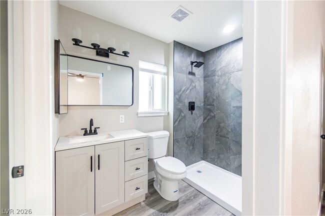 Photo - 517 Crony Ave