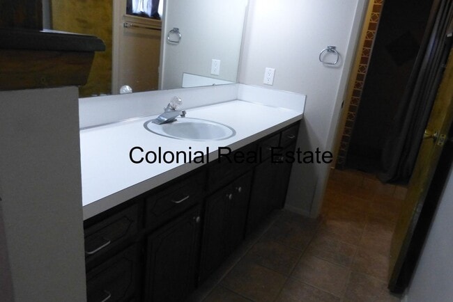 Photo - Spacious 3 bedroom 2 bathroom home