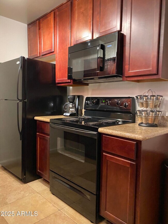 Building Photo - 3500 Hayden Rd Unit 105