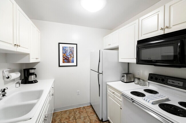 Photo - 387 Commonwealth Ave Unit B