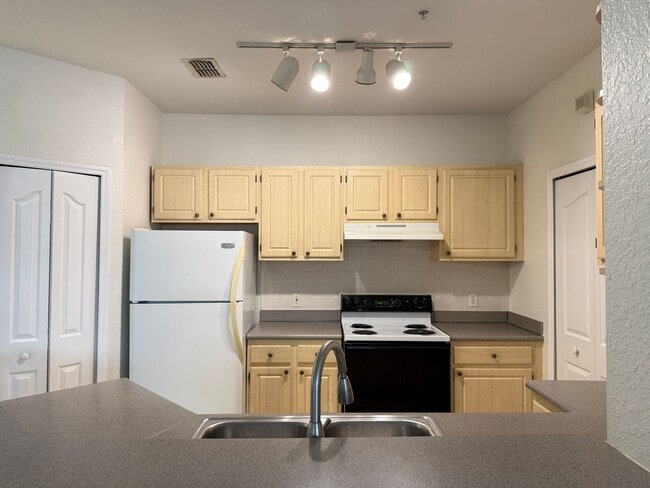 Photo - Visconti West