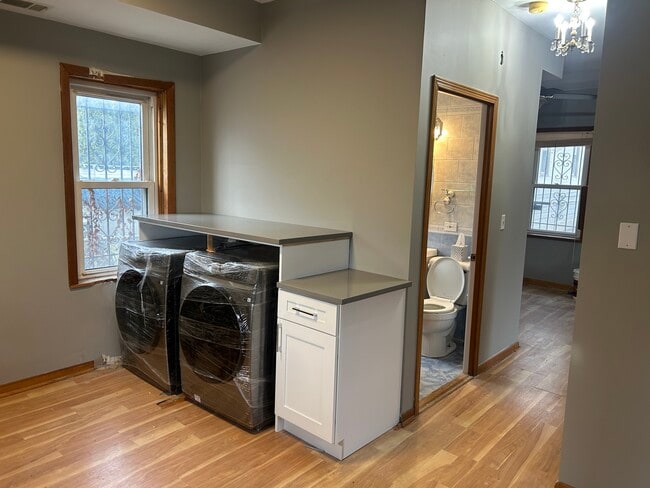 Photo - 5406 N Lovejoy Ave