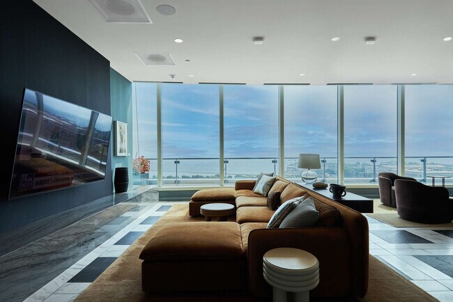 Photo - 1000 S Michigan Ave Unit FL43-ID1252672P