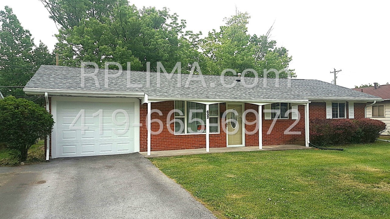 Photo - 602 MacKenzie Dr