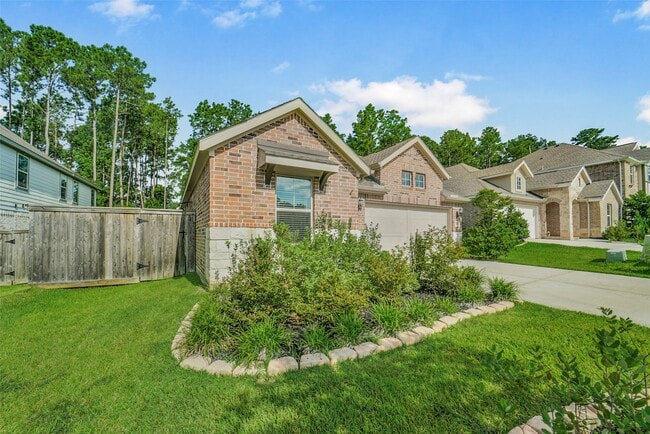 Photo - 221 Woods Rose Ct