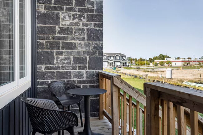 Photo - North West Hyde Park 3 Bdrm Townhome!   AVAIL March 1 * Garage