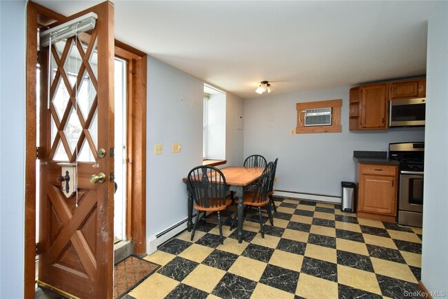 Photo - 504 NY-9D Unit C