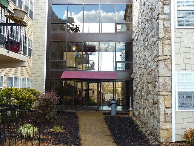 Photo - 2 Bedroom 2 Bath Near UTK Ag Campus with P... Unit SRB307 BR1 (LIVJ)