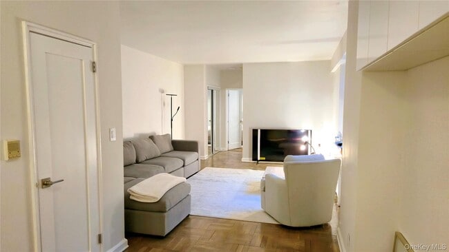 Photo - 220 Pelham Rd Unit 3L