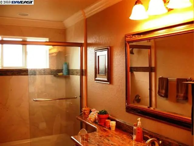 Photo - 5134 Elmwood Ave