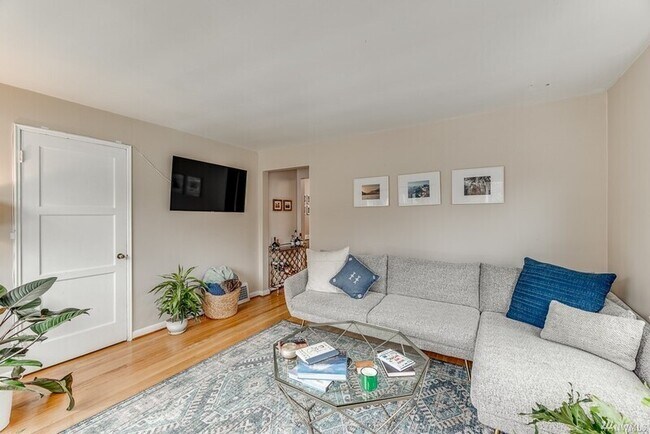 Photo - 6041 5th Ave NW