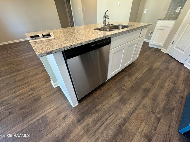 Photo - 331 White Pine Dr