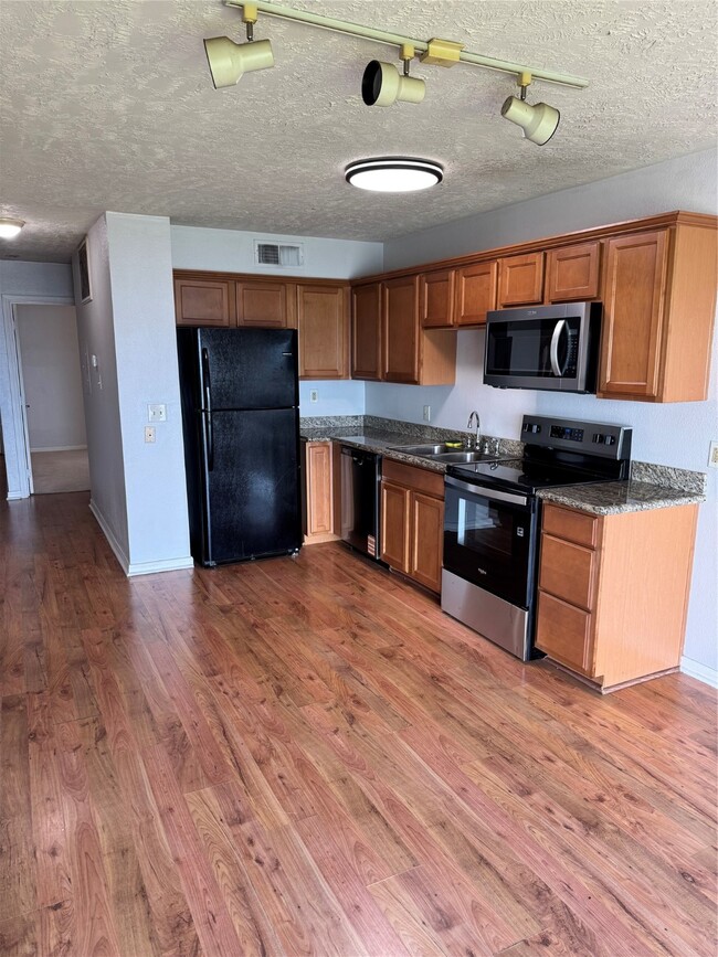 Photo - 445 Carolcrest Ln