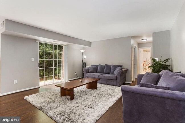 Photo - 1541 Colonial Dr Unit 103