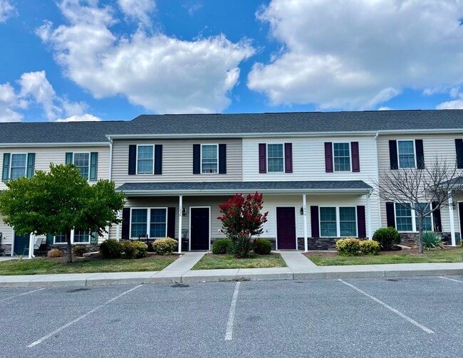 Building Photo - 1023 Wellington Dr