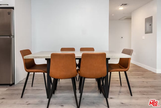 Photo - 917 S Berendo St Unit 301