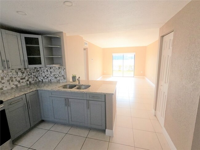 9911 W Okeechobee Rd Unit 1-101