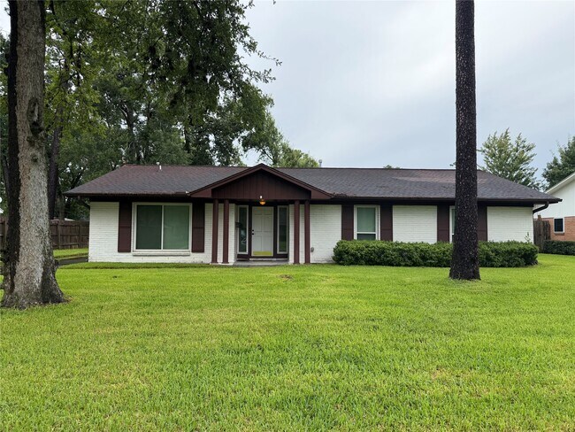 Building Photo - 3011 Longwood Ln