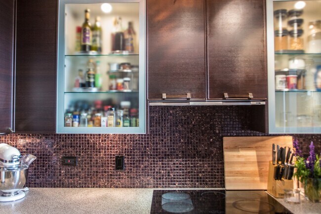 Photo - 1455 N Sandburg Terrace Unidad 1103