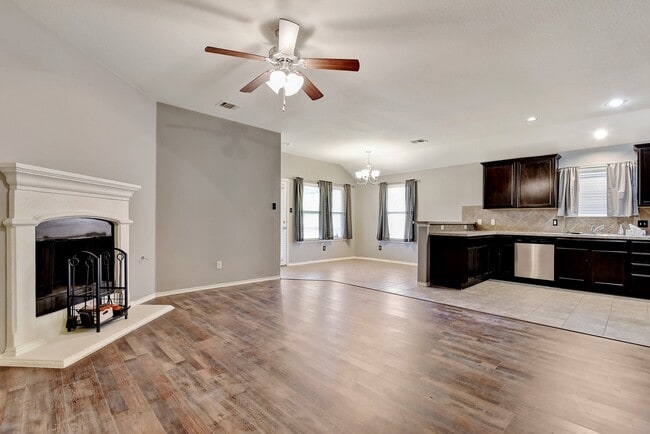 Photo - 1512 Stanford Dr