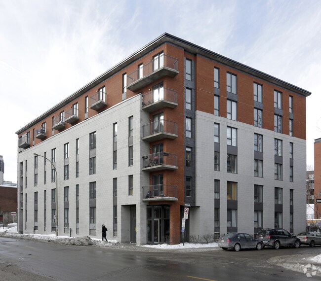 Building Photo - Suites Kennedy