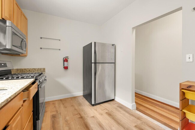 Photo - 730 15th St SE