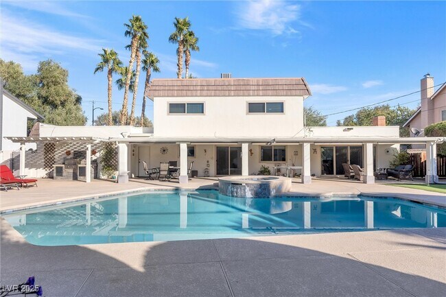 Photo - 2100 Westlund Dr