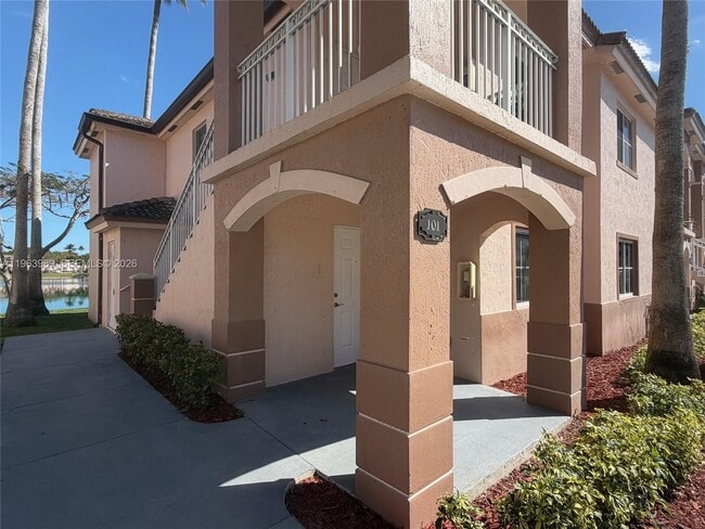 Building Photo - 2731 SE 12th Rd Unit 101