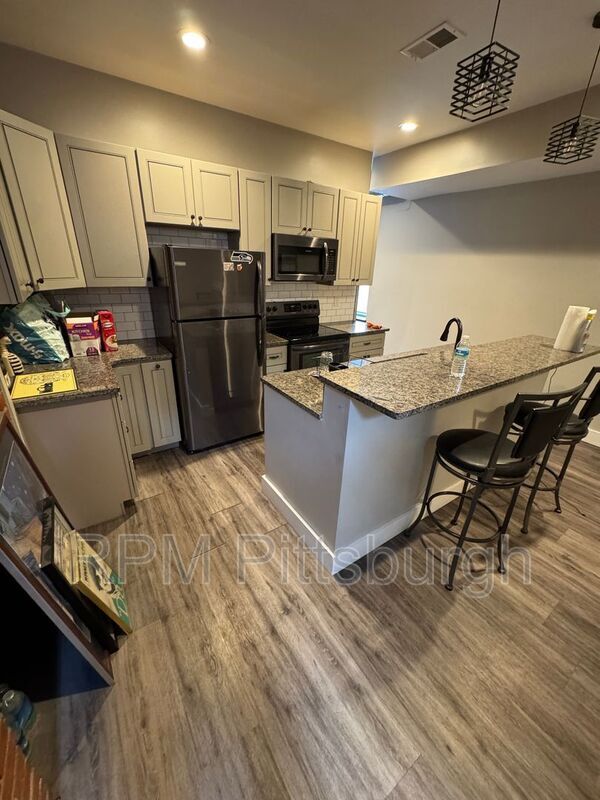 Photo - 5148 Dearborn St