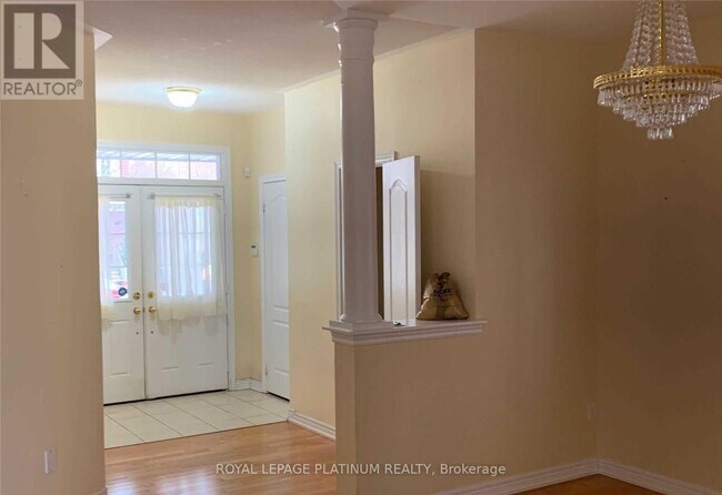 Photo - 121 Young Dr