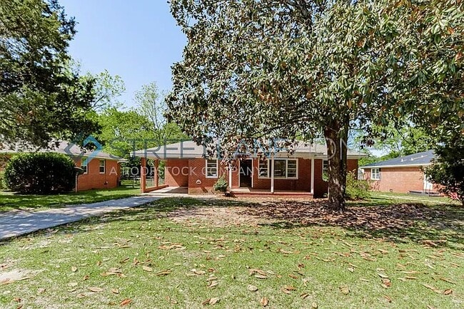 Building Photo - 3042 Bethune Ave