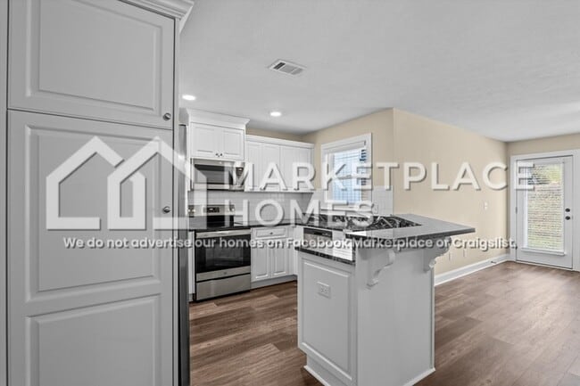 Photo - 712 Chatsworth Wy