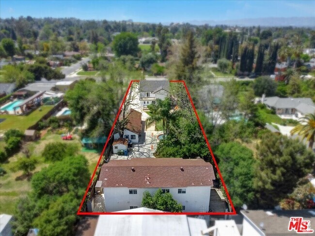 Building Photo - 6124 Corbin Ave Rental