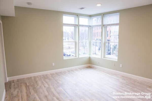 Building Photo - 21 Roxbury St Unit #11 Rental