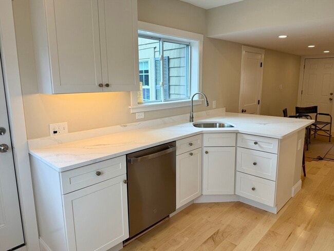 Photo - 15 River St Unit 1