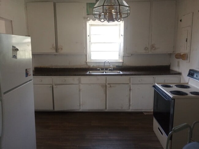 Photo - 406 Churchwell Ave