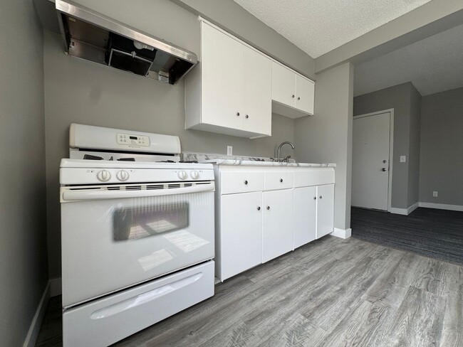 Photo - 1727 Reaney Ave E Unit #3