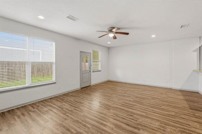 Photo - 630-634 Magnolia Bend